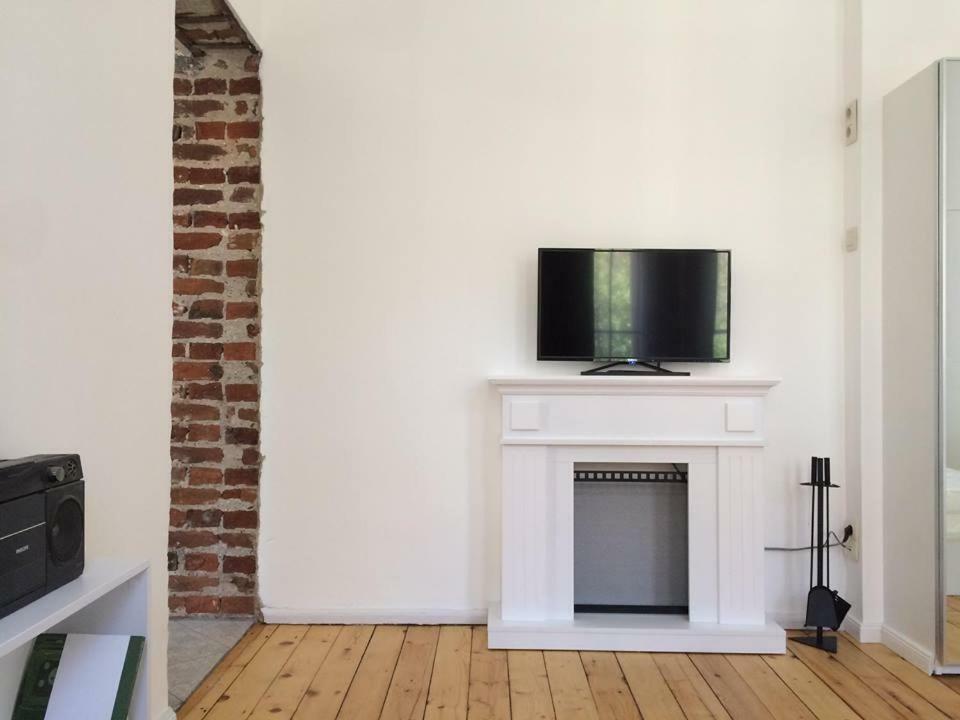 August 11 Apartment